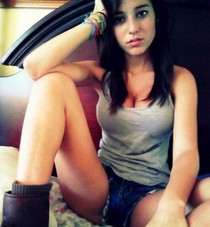 Solo girl fingers her