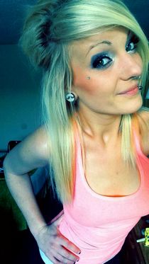 Emo and Goth Chicks Pics